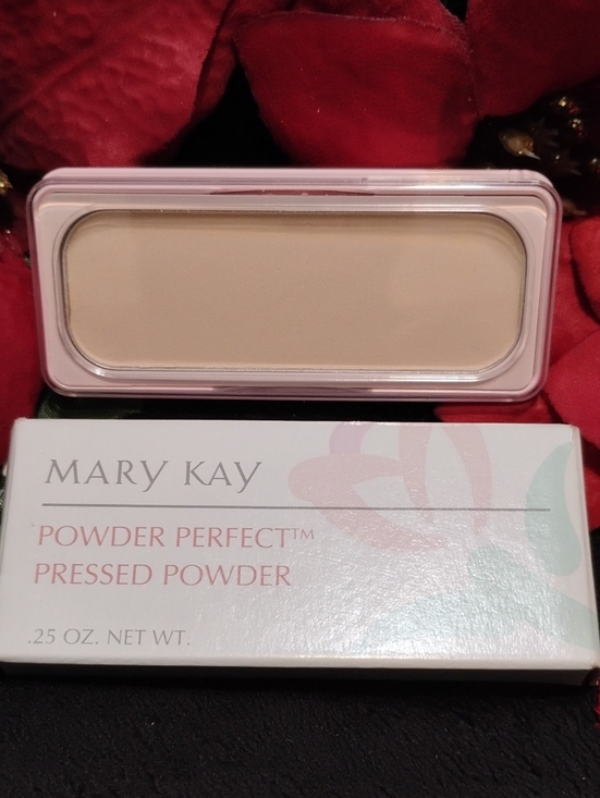 Mary Kay Other - Mary Kay Powder Perfect Pressed Powder - Light Beige Compact